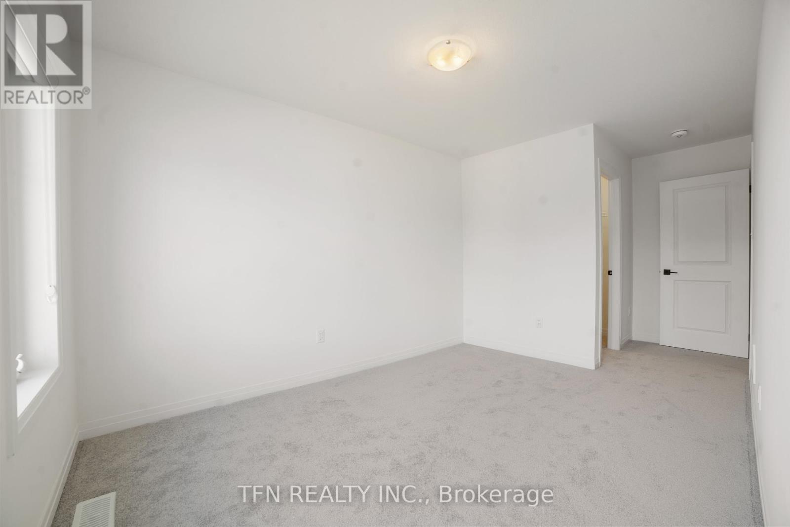 115 Velvet Way, Thorold, Ontario  L2V 0P1 - Photo 11 - X12456587