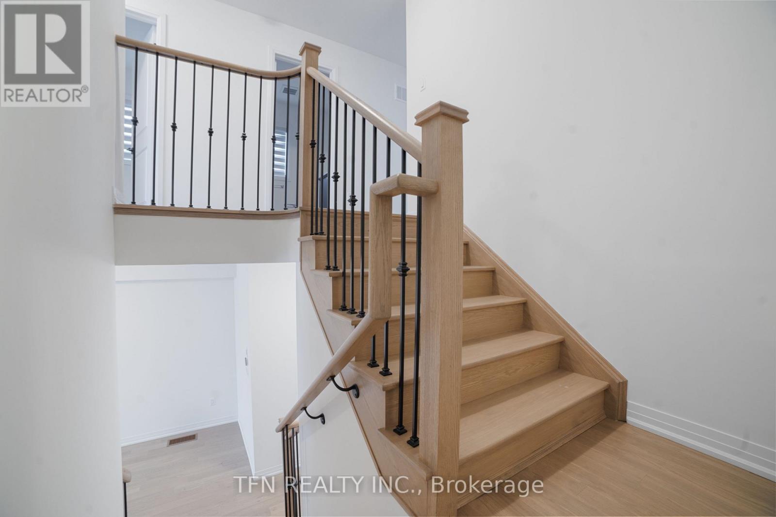 115 Velvet Way, Thorold, Ontario  L2V 0P1 - Photo 9 - X12456587