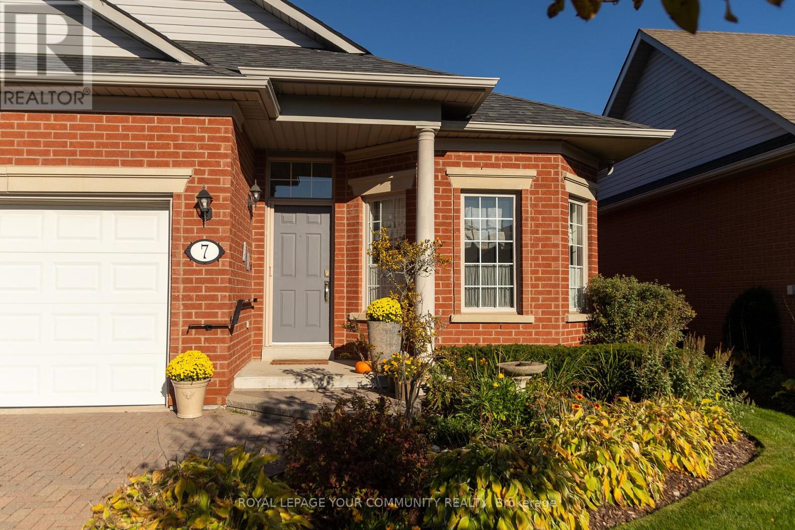 7 Arnie's Chance, Whitchurch-Stouffville, Ontario  L4A 1L7 - Photo 3 - N12457061