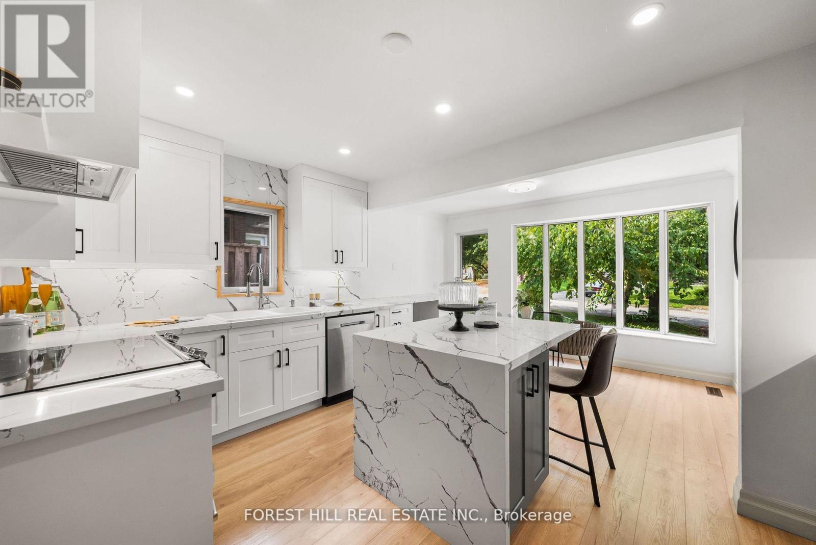 3 Saunders Lane, Markham, Ontario  L3T 5K3 - Photo 4 - N12457072