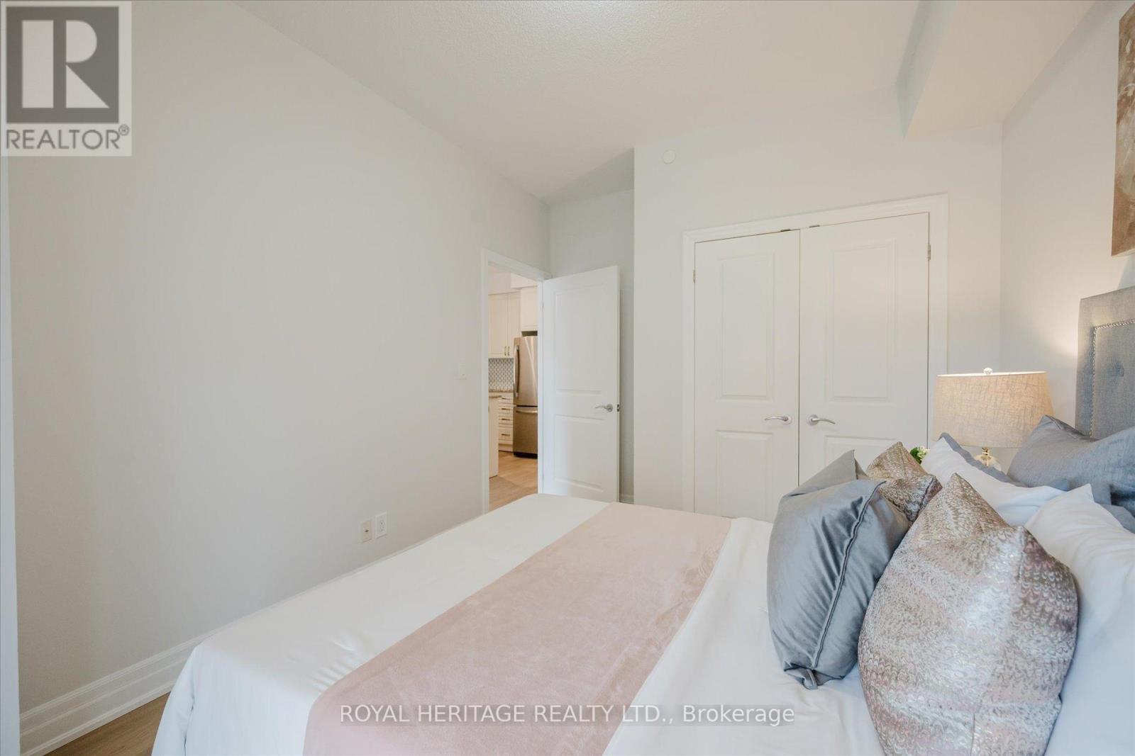 215 - 111 Civic Square Gate, Aurora, Ontario  L4G 0S6 - Photo 17 - N12457090