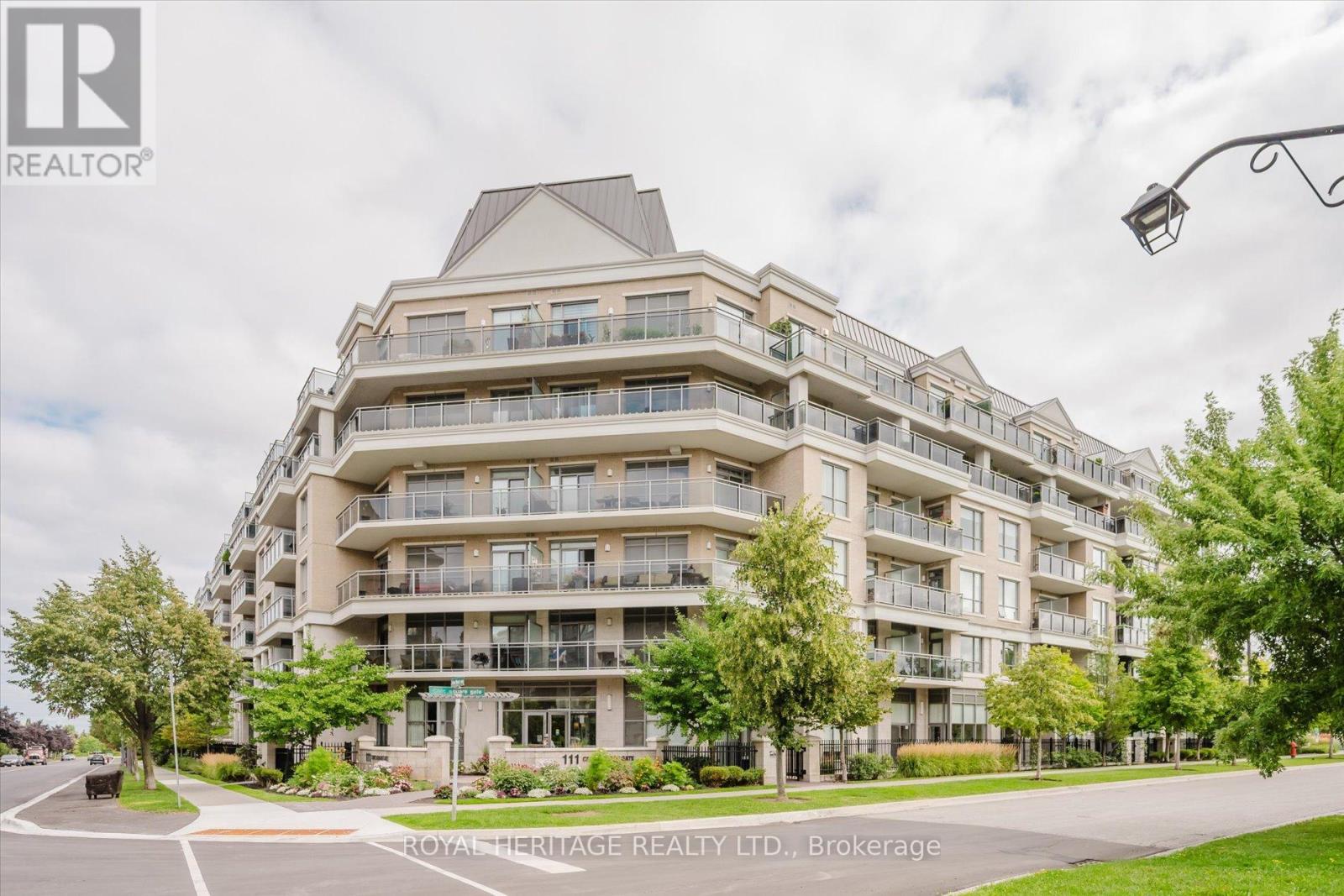 215 - 111 Civic Square Gate, Aurora, Ontario  L4G 0S6 - Photo 2 - N12457090