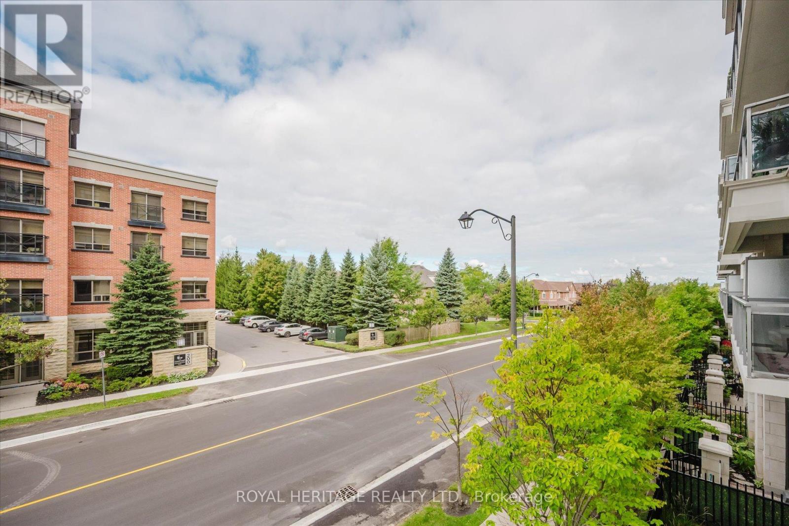 215 - 111 Civic Square Gate, Aurora, Ontario  L4G 0S6 - Photo 21 - N12457090