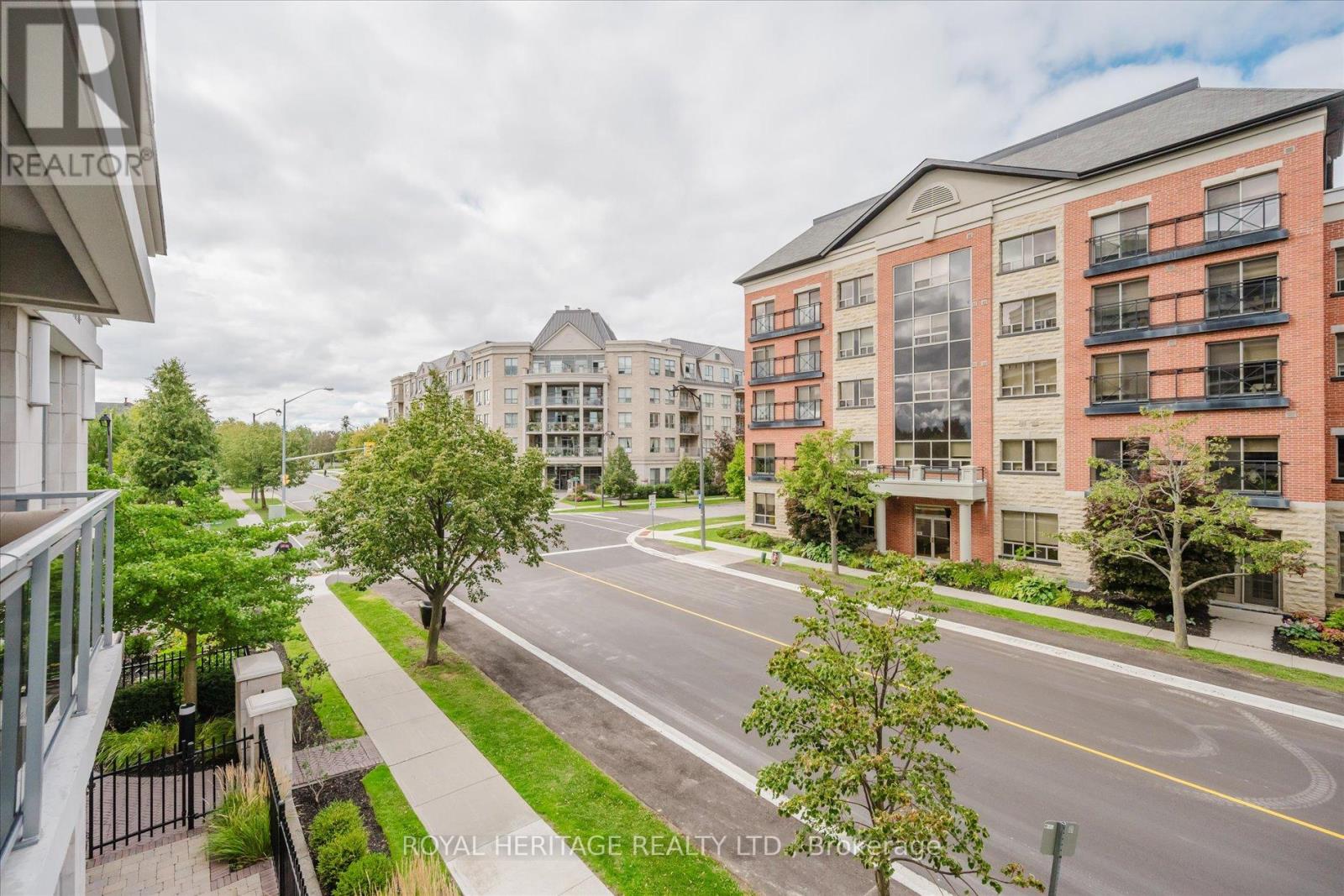 215 - 111 Civic Square Gate, Aurora, Ontario  L4G 0S6 - Photo 22 - N12457090