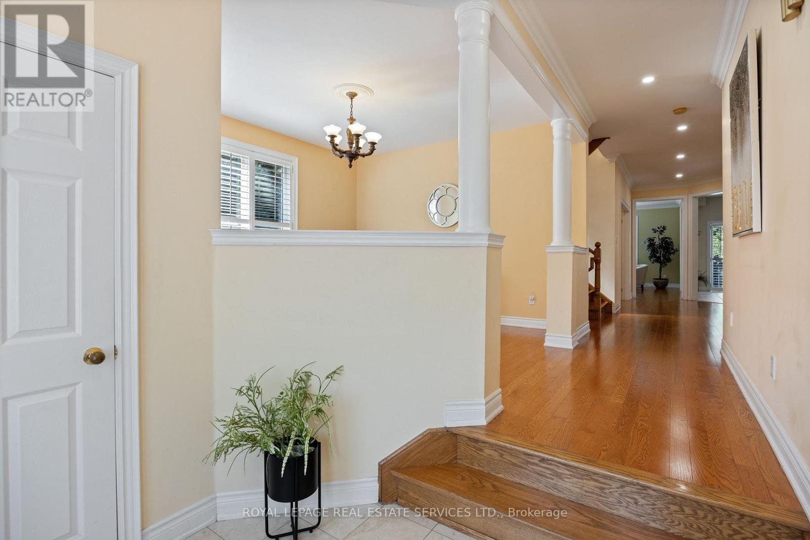 96 Bradgate Drive, Markham, Ontario  L3T 7M3 - Photo 5 - N12457096