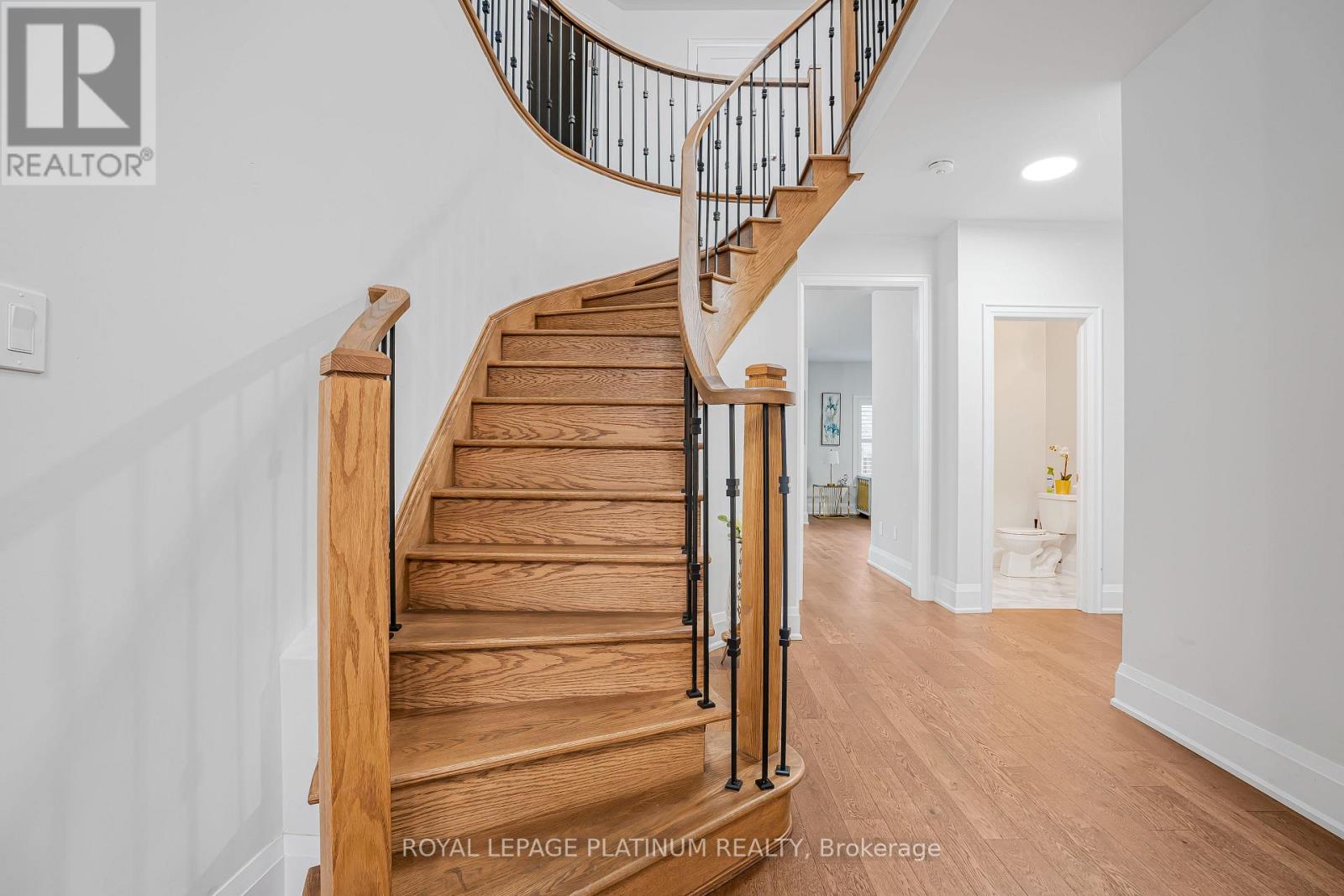 1348 Harrington Street, Innisfil, Ontario  L0L 1W0 - Photo 12 - N12457105