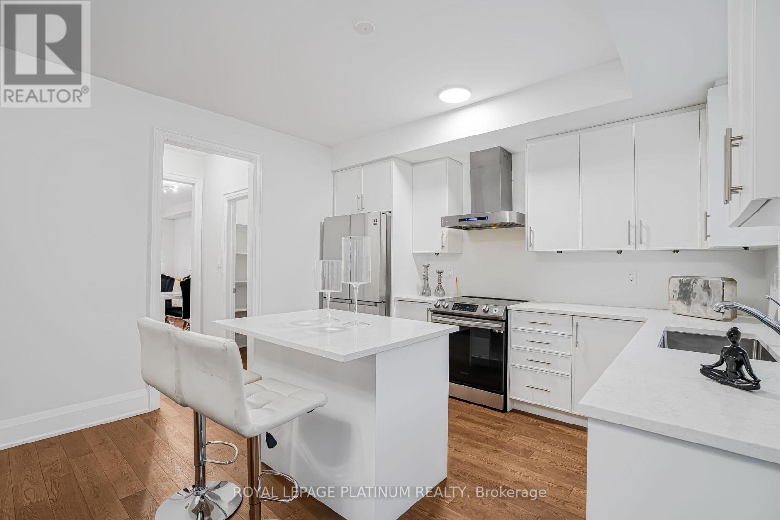 1348 Harrington Street, Innisfil, Ontario  L0L 1W0 - Photo 16 - N12457105