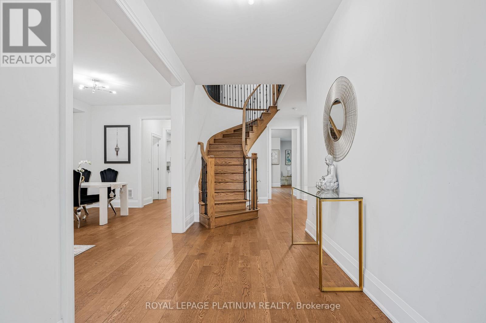 1348 Harrington Street, Innisfil, Ontario  L0L 1W0 - Photo 7 - N12457105