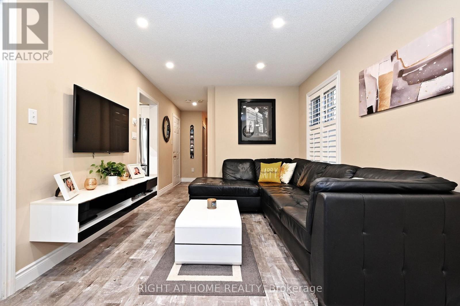 73 Bloomgate Crescent, Richmond Hill, Ontario  L4E 3Z1 - Photo 14 - N12457118