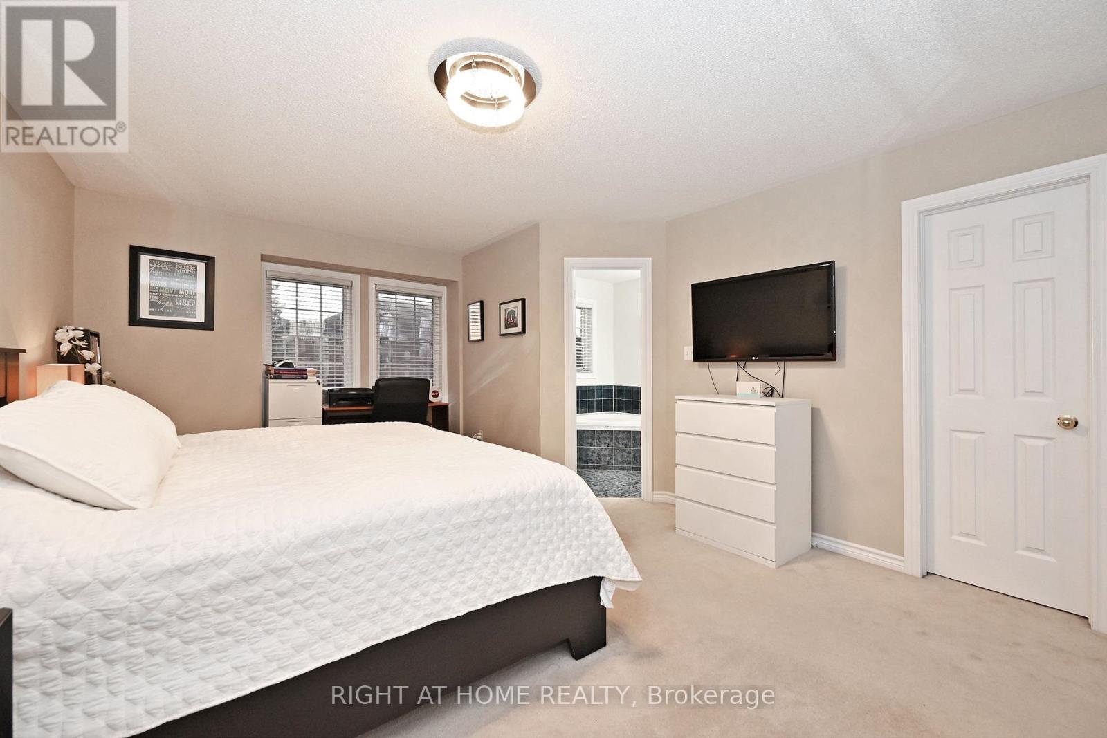 73 Bloomgate Crescent, Richmond Hill, Ontario  L4E 3Z1 - Photo 30 - N12457118