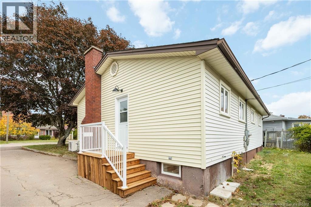 22 Wynwood Drive, Moncton, New Brunswick  E1A 2M3 - Photo 3 - NB127775