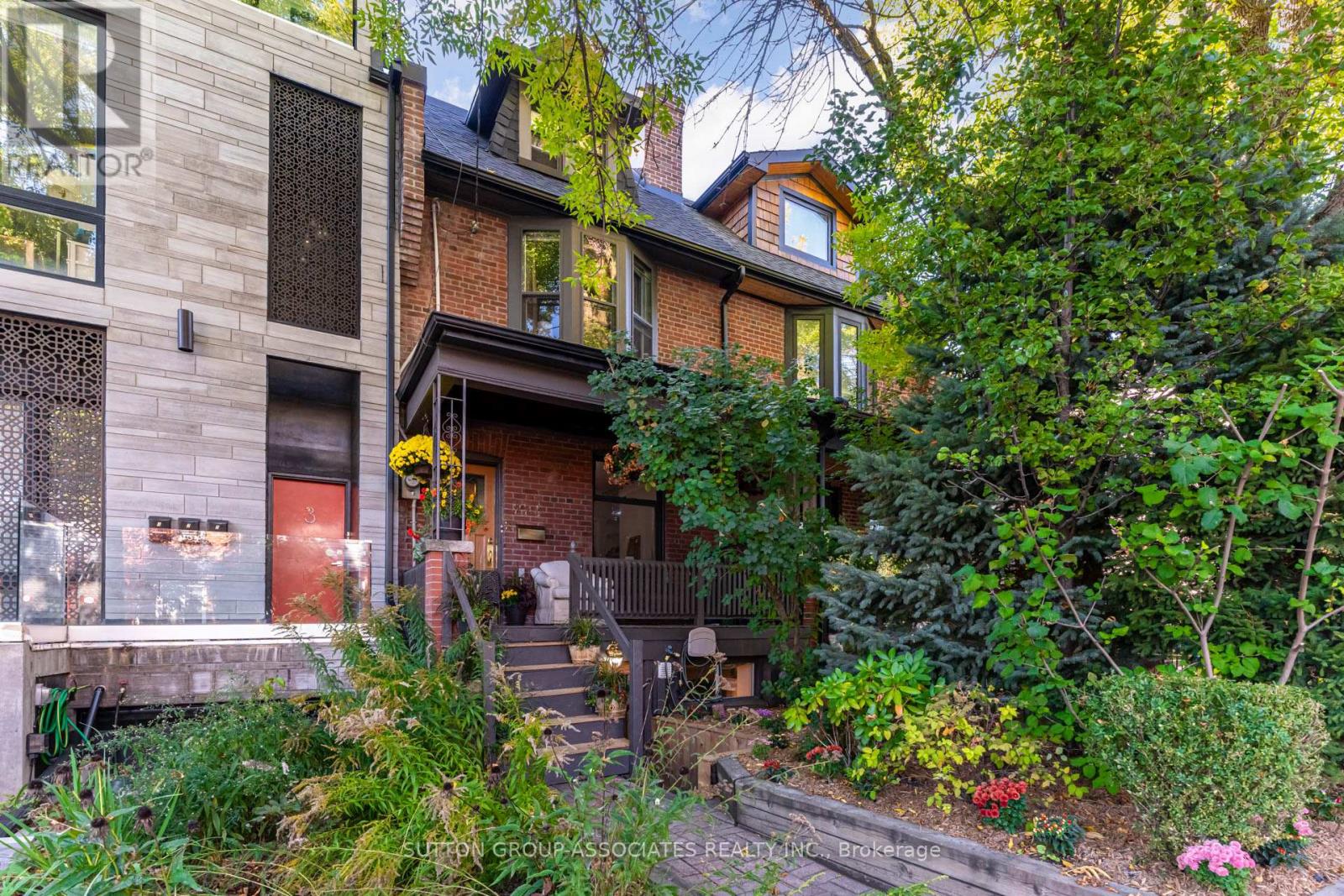 224 LIPPINCOTT STREET, Toronto, Ontario