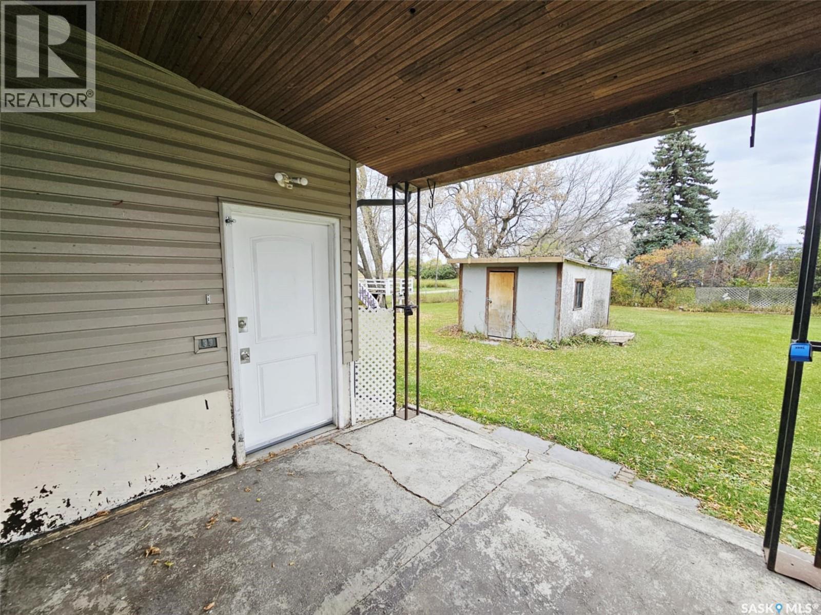 45 Assiniboia Avenue, Dubuc, Saskatchewan  S0A 0R0 - Photo 36 - SK020639