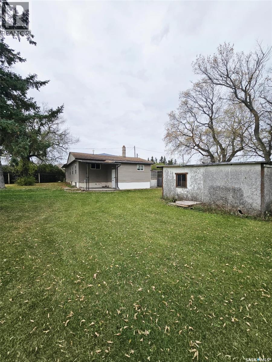 45 Assiniboia Avenue, Dubuc, Saskatchewan  S0A 0R0 - Photo 43 - SK020639
