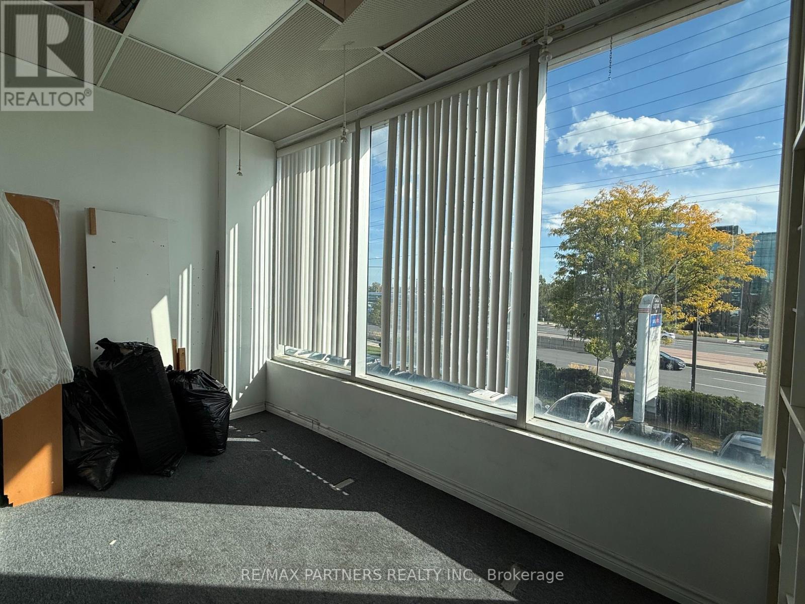 215 - 550 Highway 7 E, Richmond Hill, Ontario  L4B 3Z4 - Photo 8 - N12444492