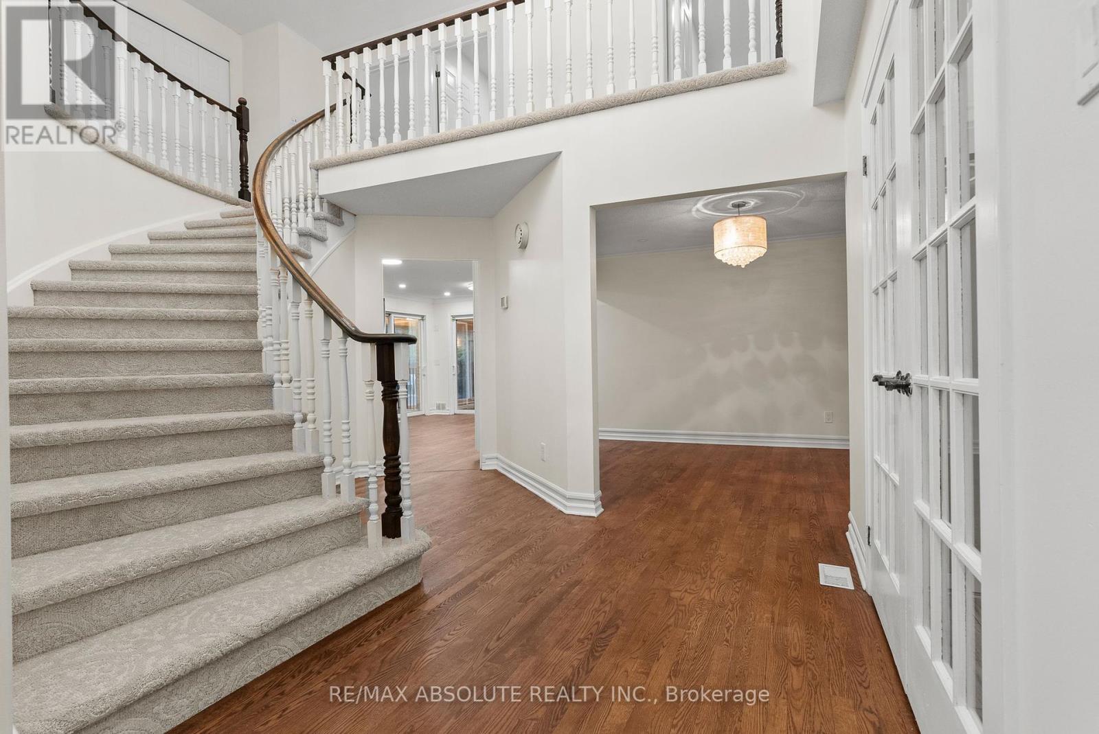 6 Howard Court, Ottawa, Ontario  K2J 3Z8 - Photo 6 - X12455697