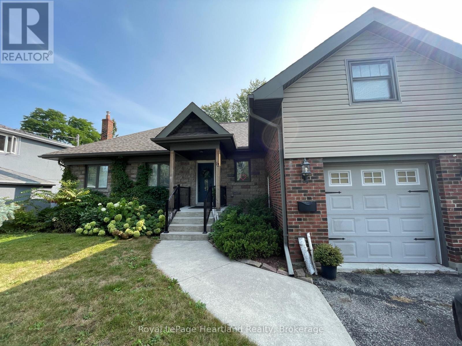 15 SCARBOROUGH HEIGHTS BOULEVARD, Toronto, Ontario