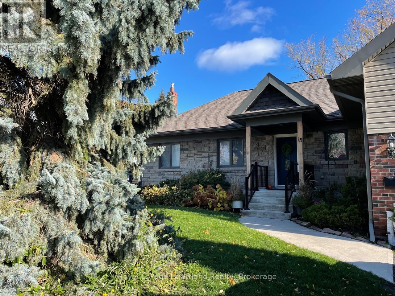15 Scarborough Heights Boulevard, Toronto, Ontario  M1M 2V3 - Photo 29 - E12457163