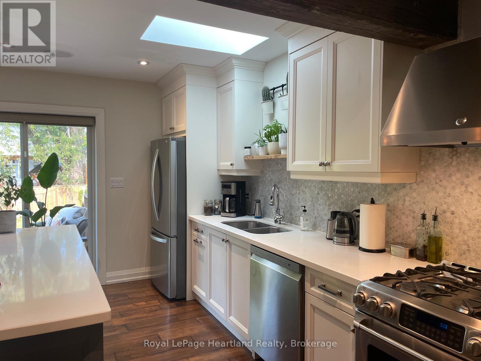 15 Scarborough Heights Boulevard, Toronto, Ontario  M1M 2V3 - Photo 6 - E12457163