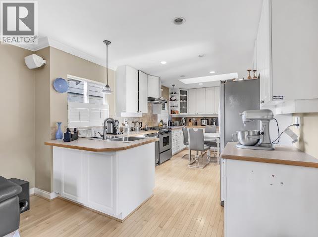 4025 Sunset Boulevard, North Vancouver, British Columbia  V7R 3Y6 - Photo 8 - R3056248
