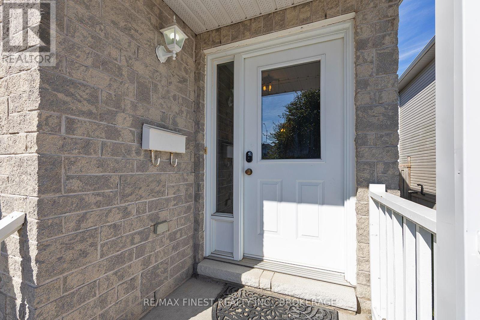 99 Mckeown Crescent, Loyalist, Ontario  K7N 1Y5 - Photo 5 - X12457222