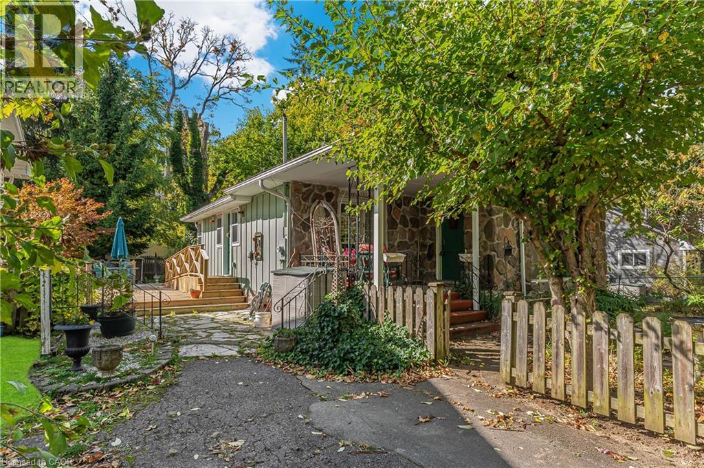 16 Wyckliffe Avenue, Niagara-On-The-Lake, Ontario  L0S 1T0 - Photo 1 - 40777202