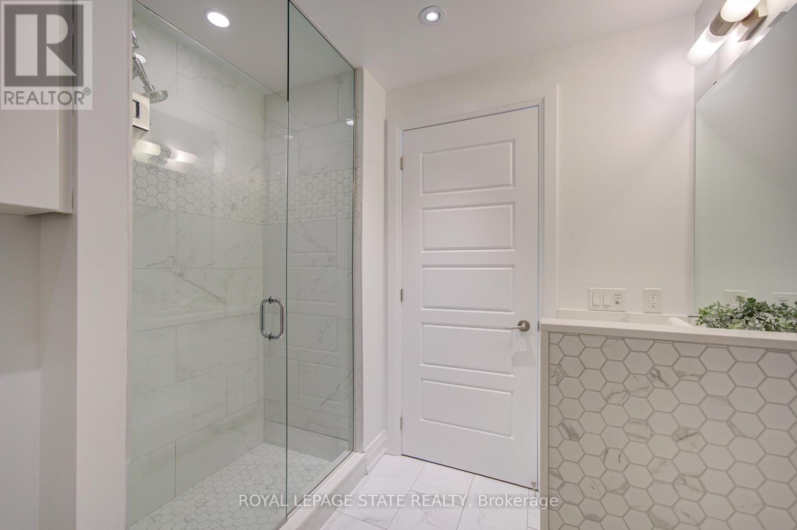 1006 - 2025 Maria Street, Burlington, Ontario  L7R 0E9 - Photo 29 - W12457068