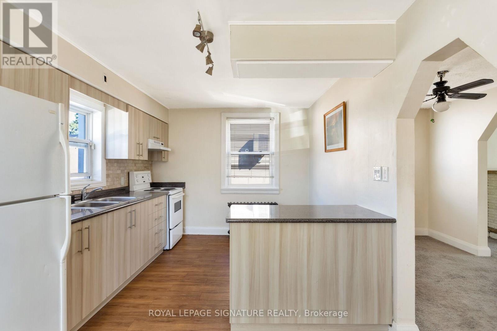 230 Bering Avenue, Toronto, Ontario  M8Z 3A3 - Photo 15 - W12457069