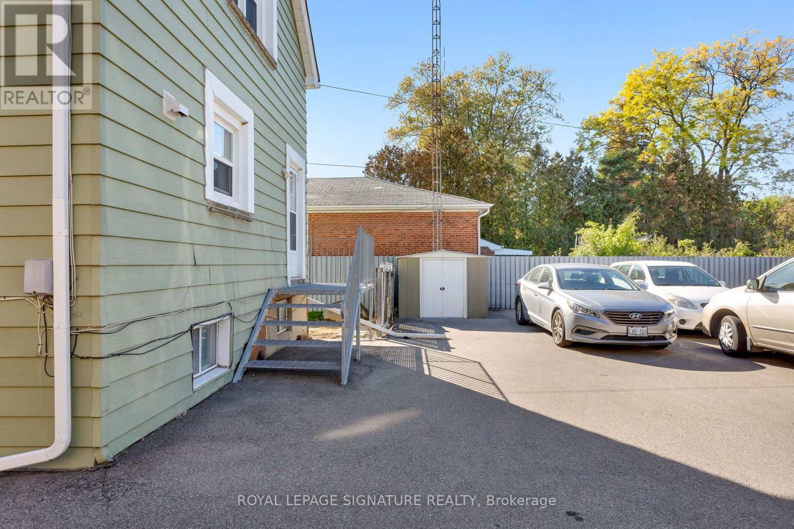 230 Bering Avenue, Toronto, Ontario  M8Z 3A3 - Photo 22 - W12457069