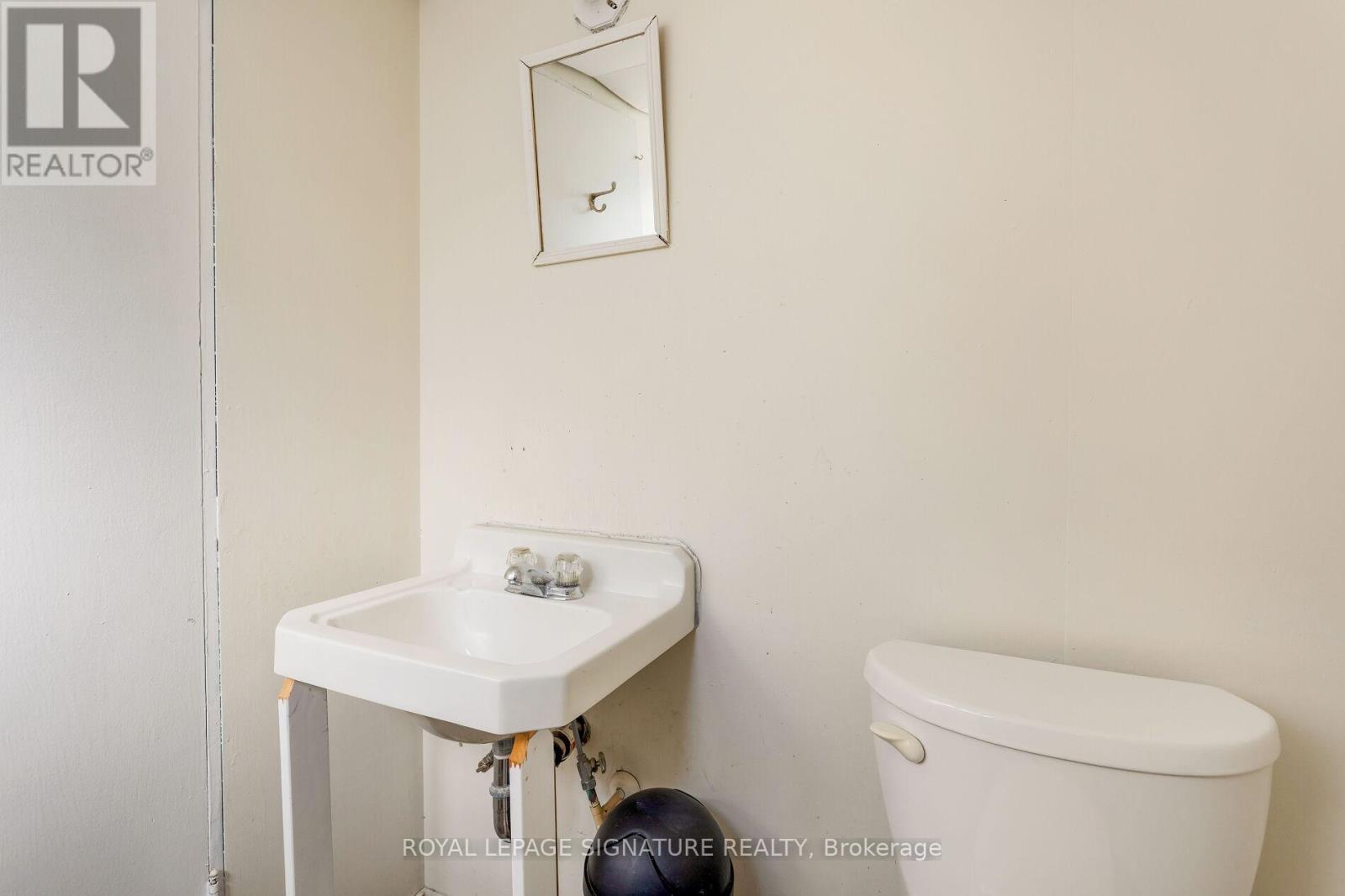 230 Bering Avenue, Toronto, Ontario  M8Z 3A3 - Photo 38 - W12457069