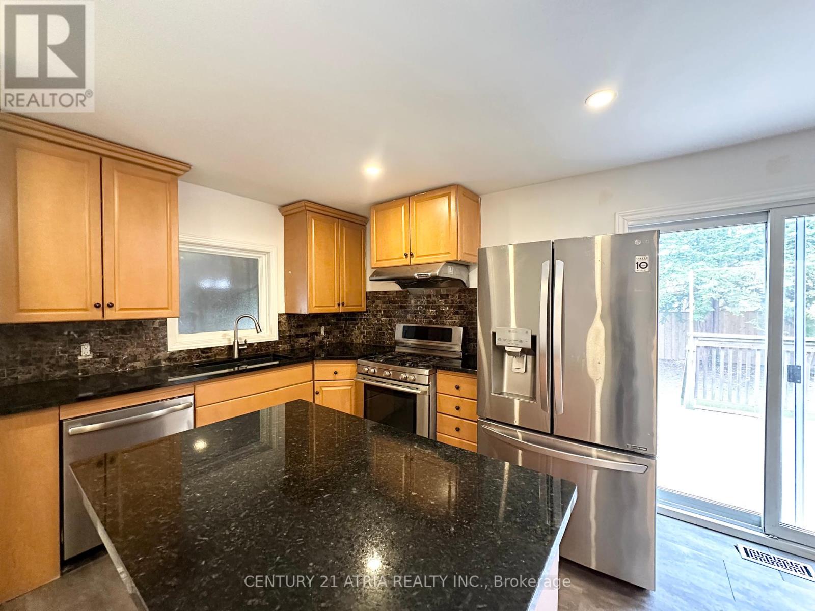 Upper - 1070 Fergus Avenue, Mississauga, Ontario  L5E 2P1 - Photo 8 - W12457073