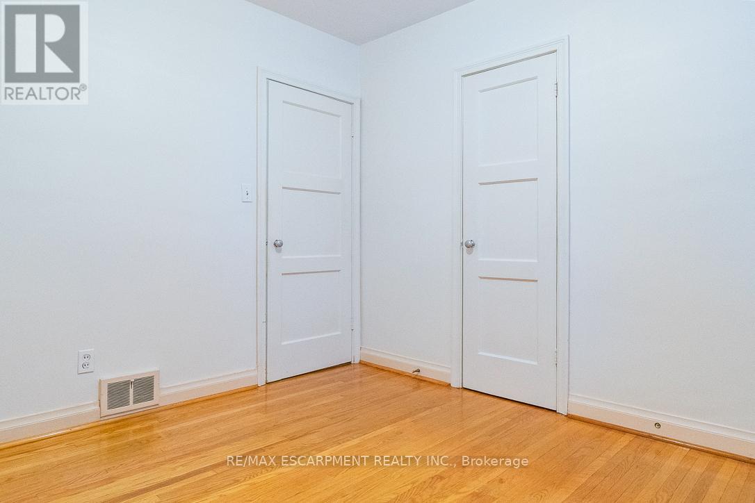 2510 Donnavale Drive, Mississauga, Ontario  L5A 2N1 - Photo 20 - W12457092