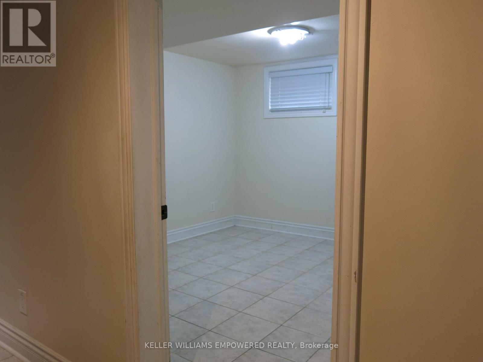 69 Whitley Avenue, Toronto, Ontario  M3K 1A1 - Photo 7 - W12457100