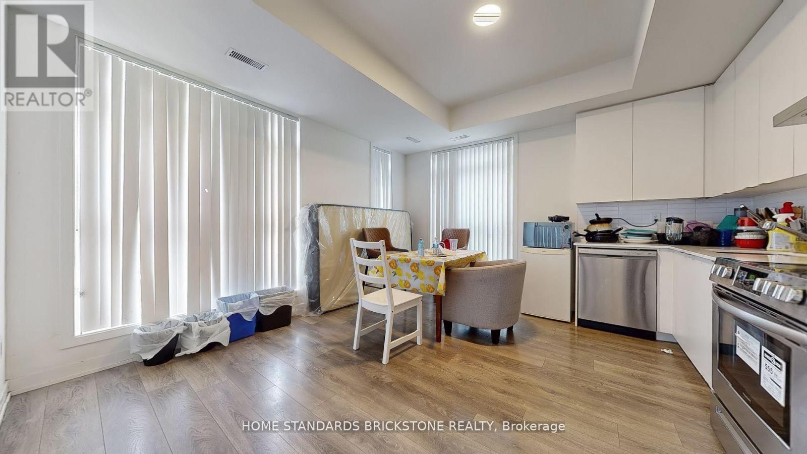 H212 - 90 Canon Jackson Drive, Toronto, Ontario  M6M 0C1 - Photo 10 - W12457106