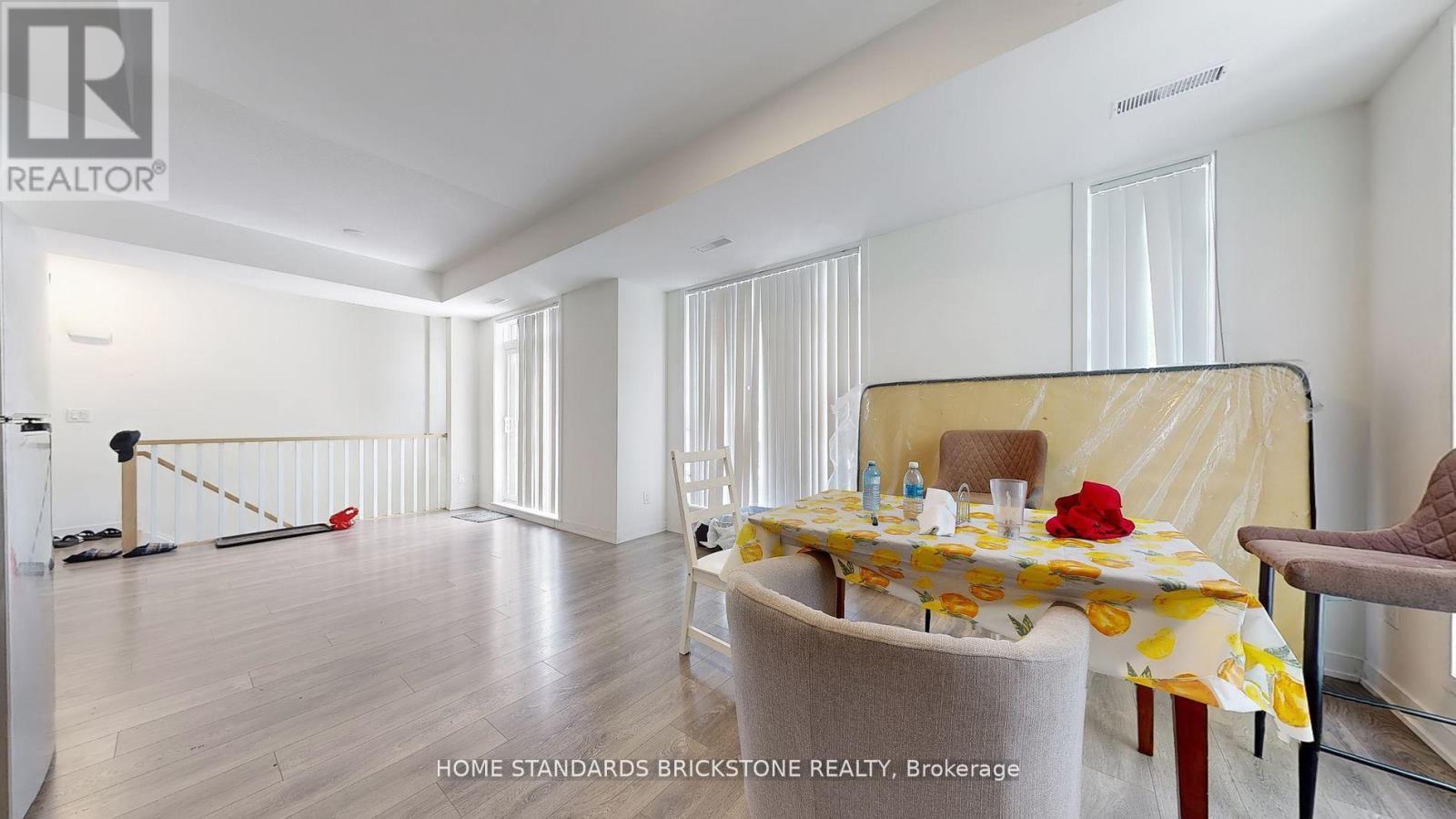 H212 - 90 Canon Jackson Drive, Toronto, Ontario  M6M 0C1 - Photo 11 - W12457106