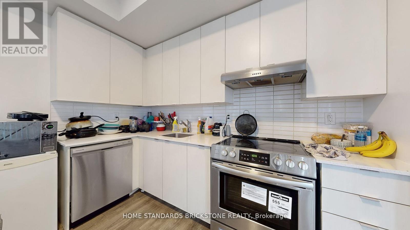H212 - 90 Canon Jackson Drive, Toronto, Ontario  M6M 0C1 - Photo 12 - W12457106