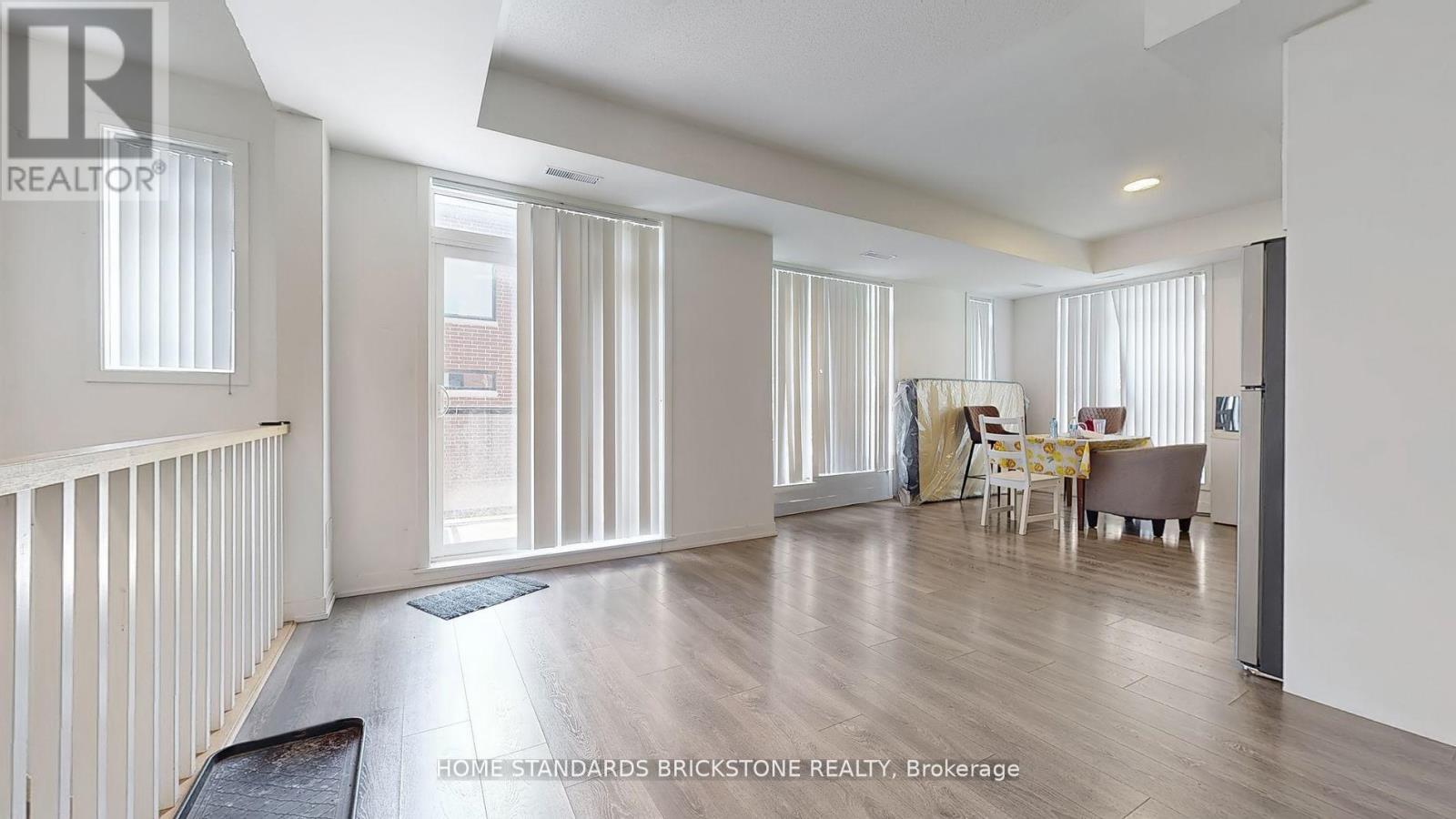 H212 - 90 Canon Jackson Drive, Toronto, Ontario  M6M 0C1 - Photo 5 - W12457106