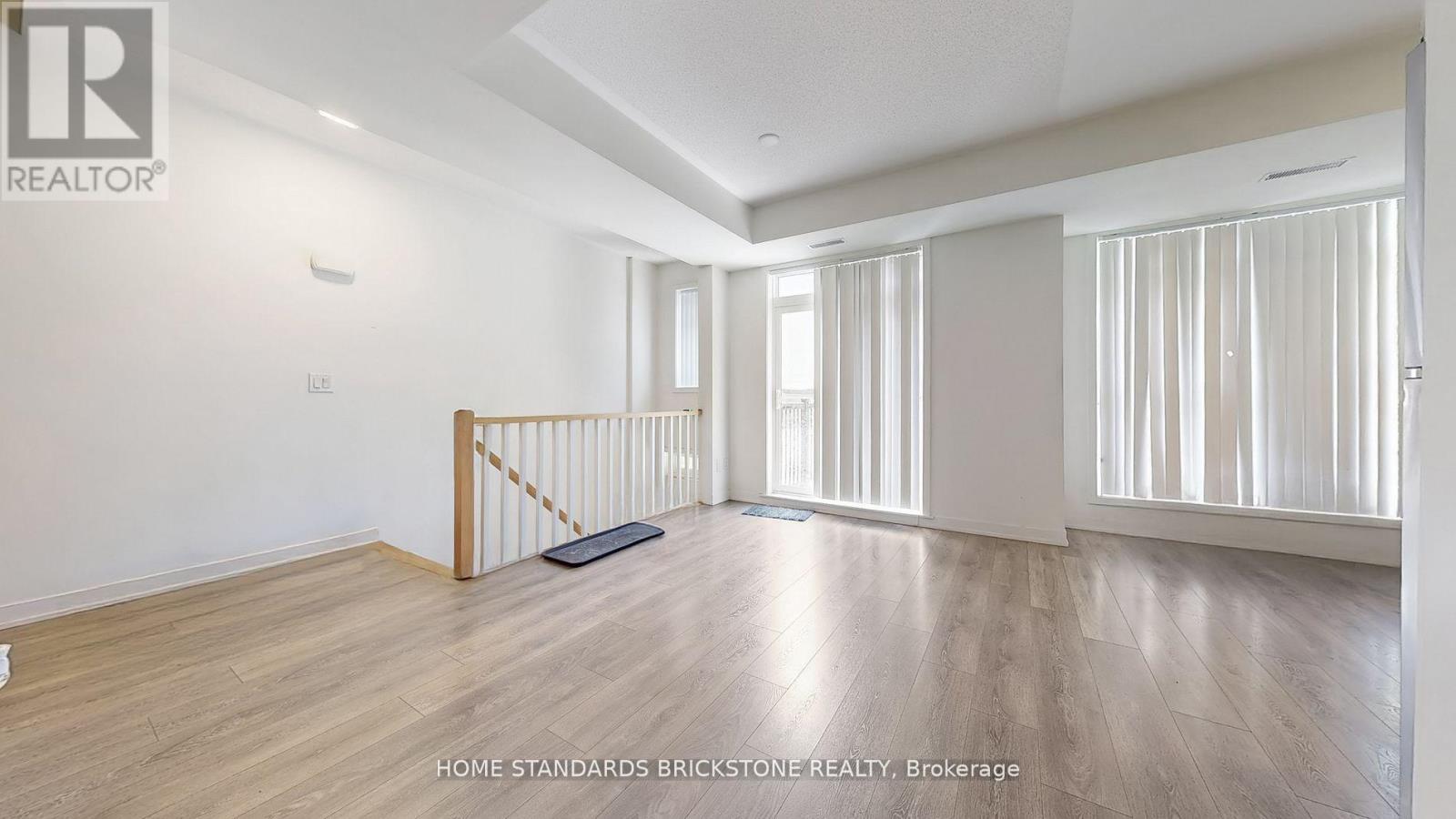 H212 - 90 Canon Jackson Drive, Toronto, Ontario  M6M 0C1 - Photo 6 - W12457106