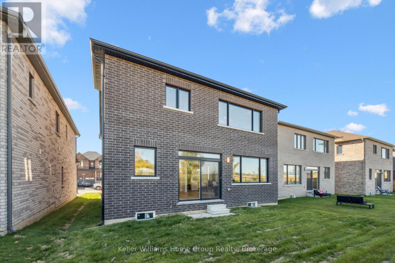 17 Mary Watson Street, North Dumfries, Ontario  N0B 1E0 - Photo 42 - X12457175