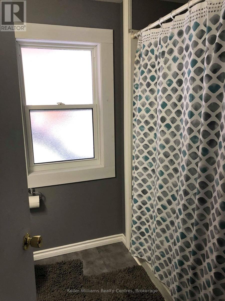 1379 3rd Avenue E, Owen Sound, Ontario  N4K 2L8 - Photo 11 - X12457182