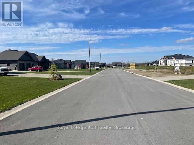 113 Parker Drive, Wellington North, Ontario  N0G 2E0 - Photo 2 - X12457217