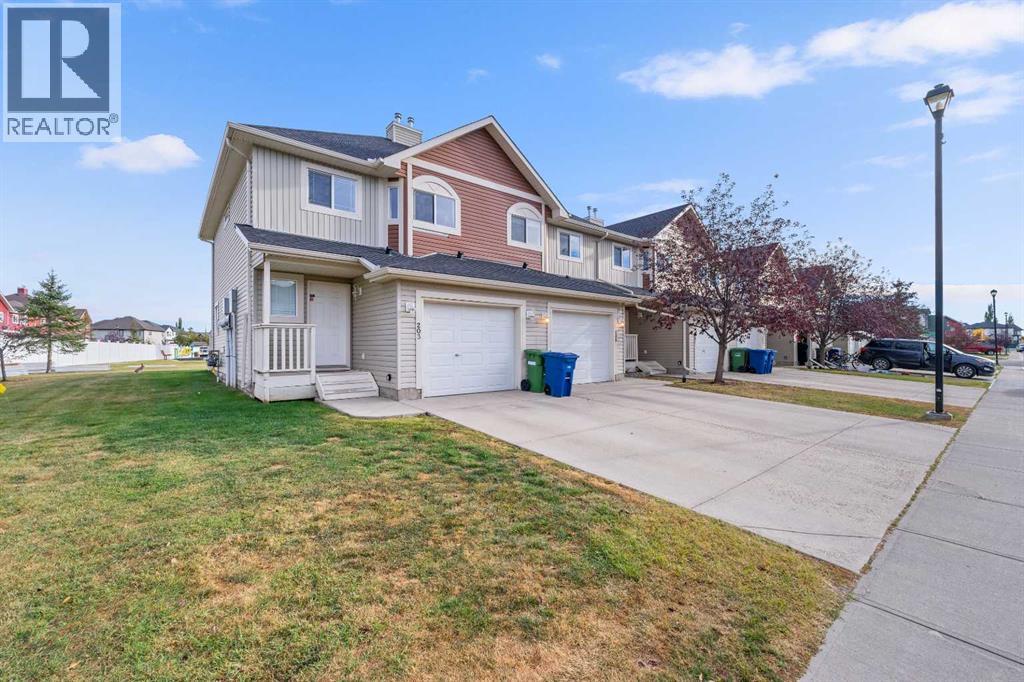 205 Bayside Point Sw, Airdrie, Alberta  T4B 2X6 - Photo 1 - A2263209