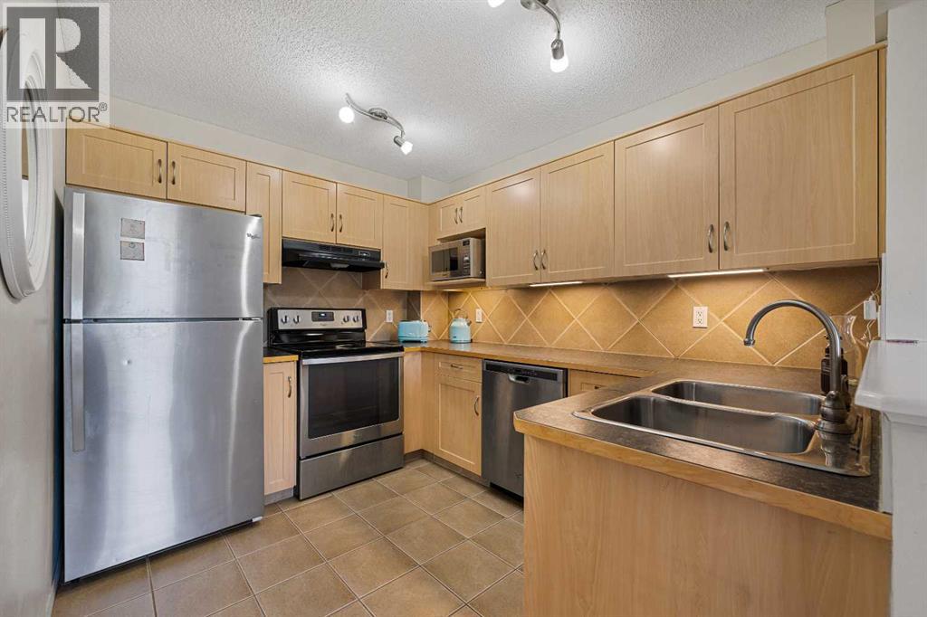 205 Bayside Point Sw, Airdrie, Alberta  T4B 2X6 - Photo 16 - A2263209
