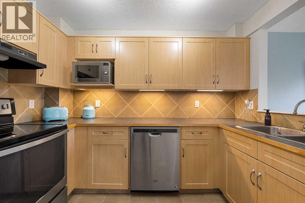 205 Bayside Point Sw, Airdrie, Alberta  T4B 2X6 - Photo 19 - A2263209