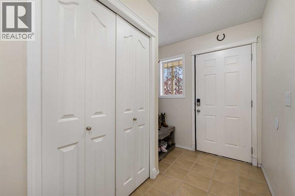 205 Bayside Point Sw, Airdrie, Alberta  T4B 2X6 - Photo 3 - A2263209
