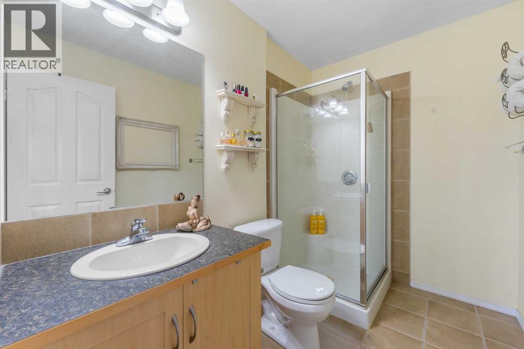 205 Bayside Point Sw, Airdrie, Alberta  T4B 2X6 - Photo 29 - A2263209