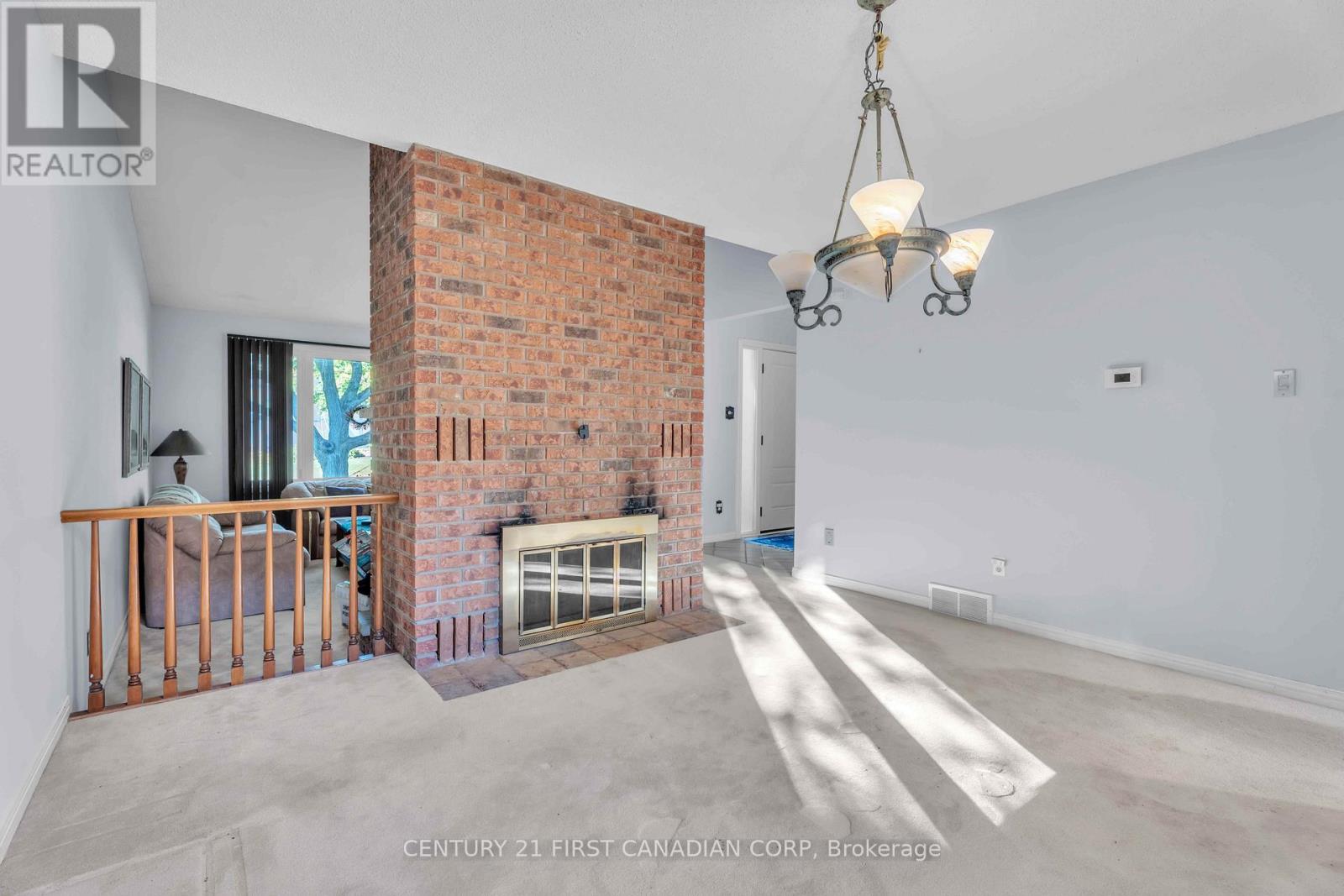 33 Fourwinds Road, London South, Ontario  N6K 3L1 - Photo 12 - X12457143