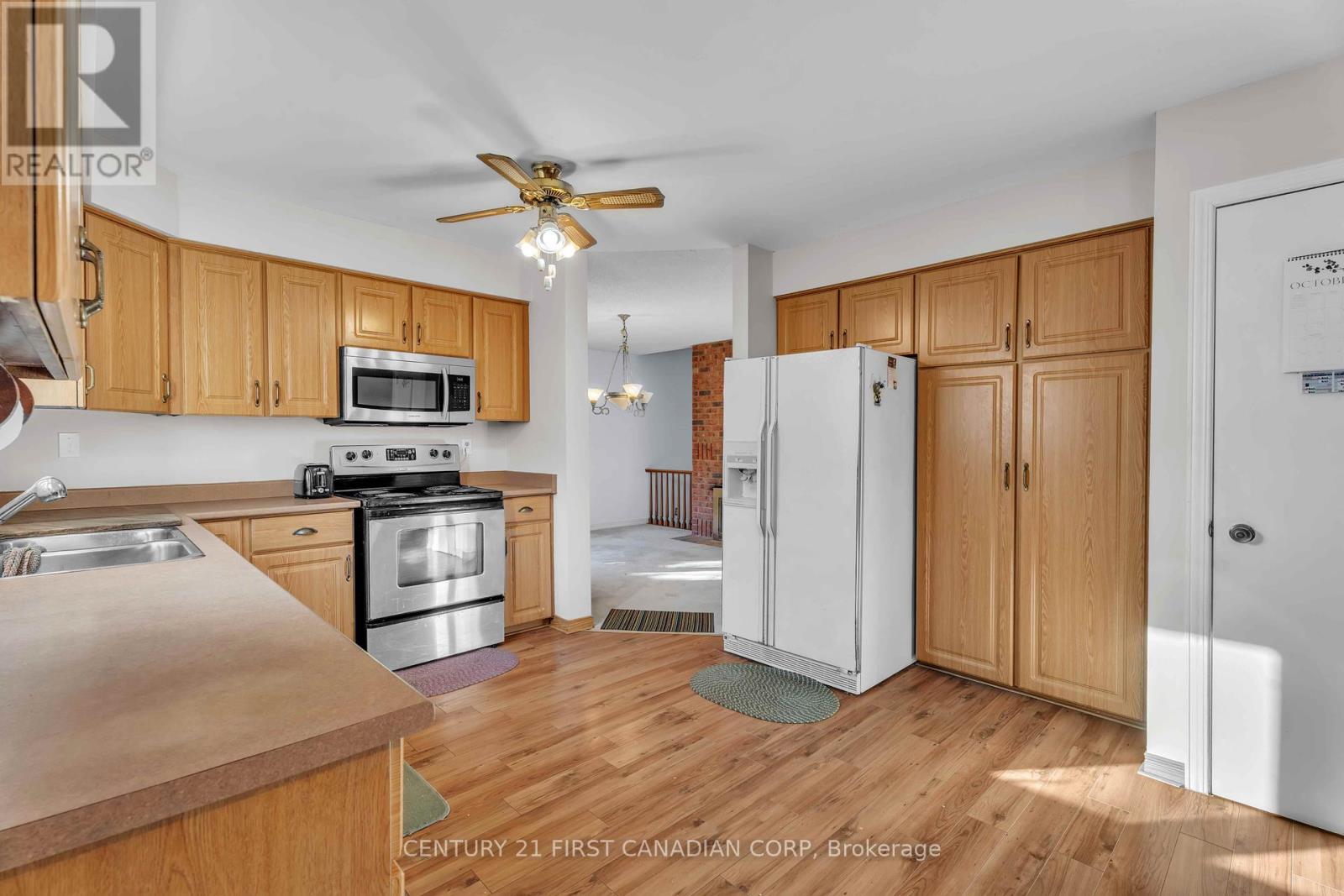 33 Fourwinds Road, London South, Ontario  N6K 3L1 - Photo 17 - X12457143