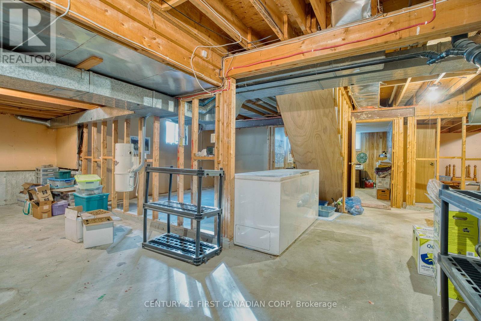 33 Fourwinds Road, London South, Ontario  N6K 3L1 - Photo 39 - X12457143
