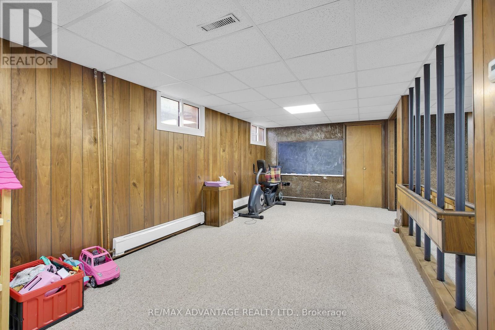 41 Queen Anne Circle, London North, Ontario  N6H 4B6 - Photo 24 - X12457189